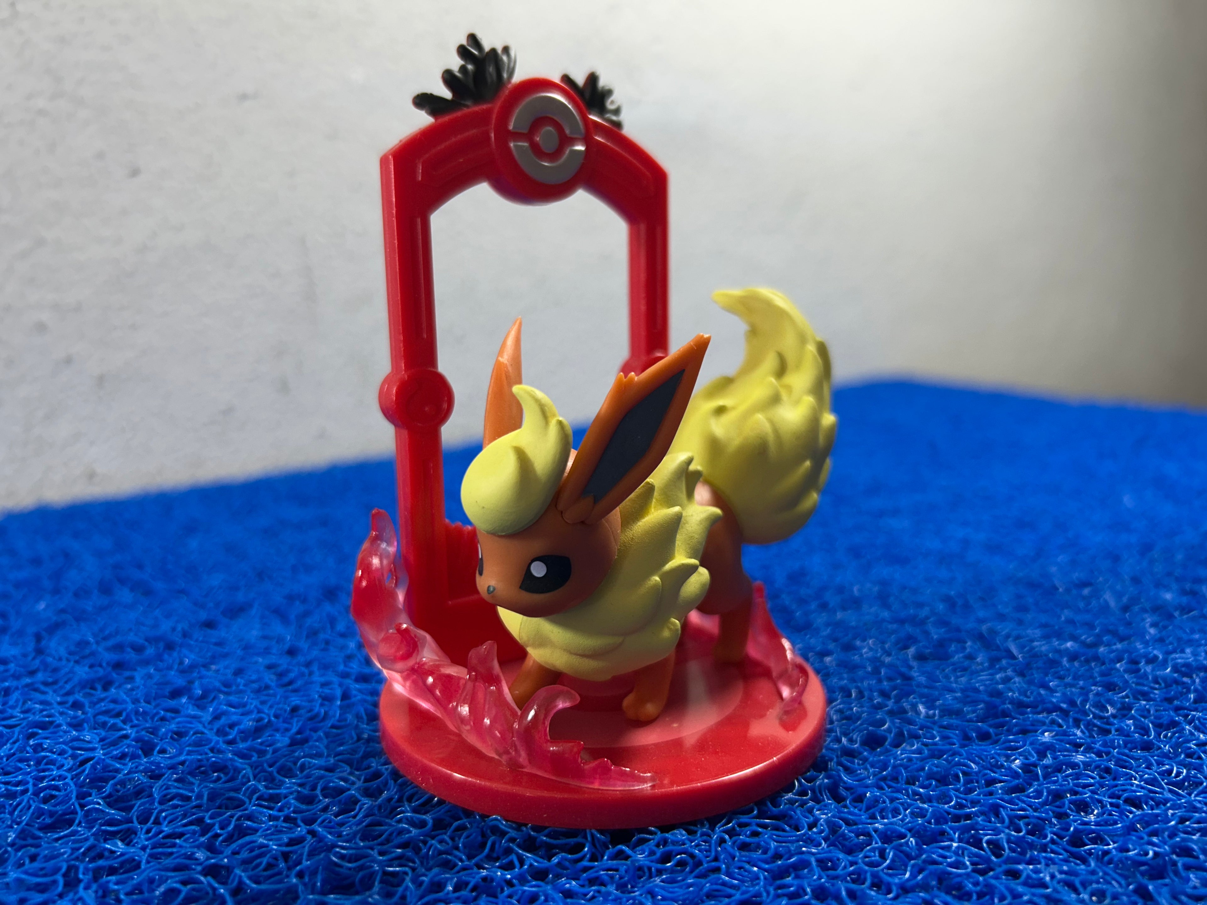 ACTION FIGURE Flareon