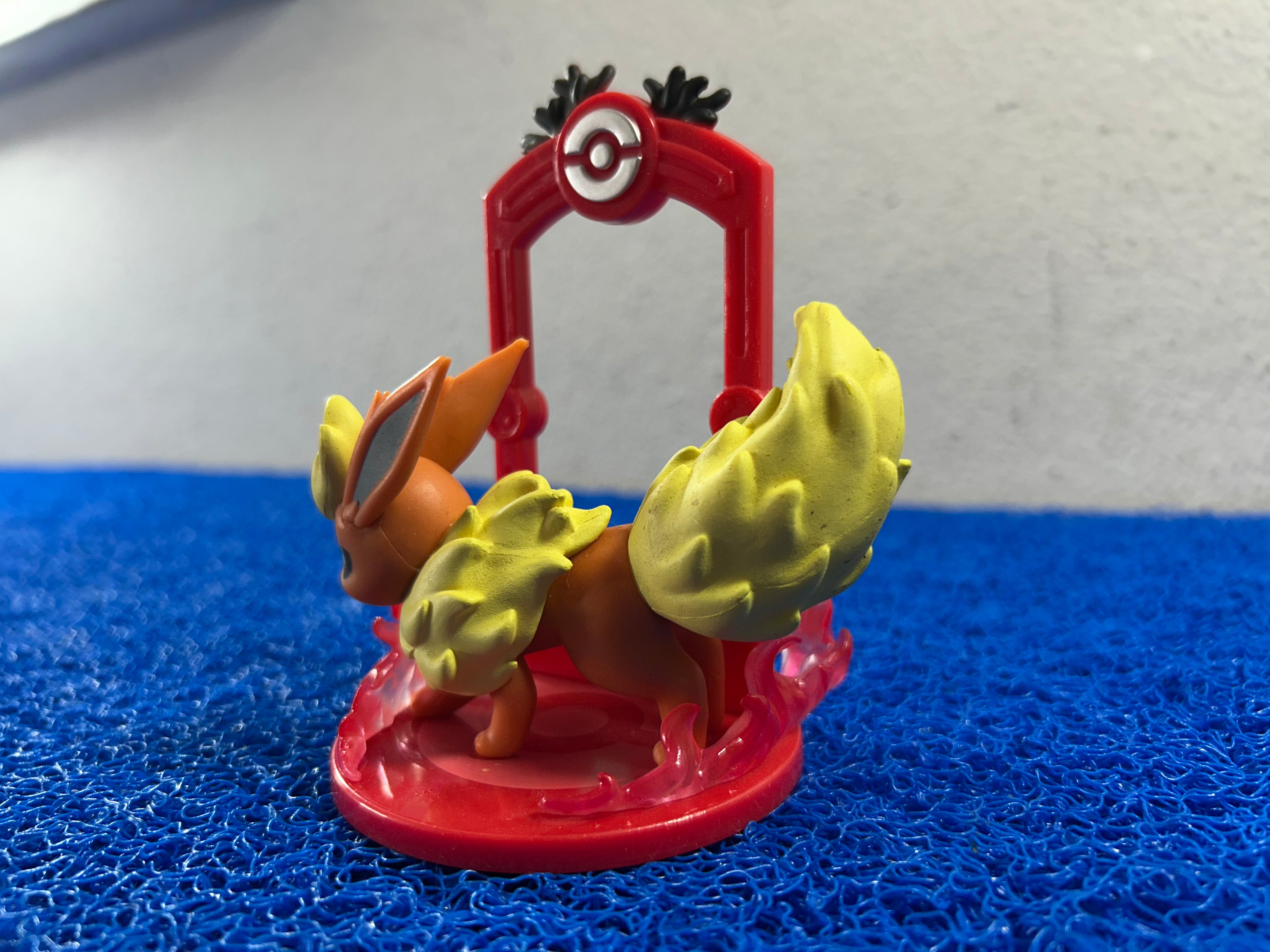 ACTION FIGURE Flareon