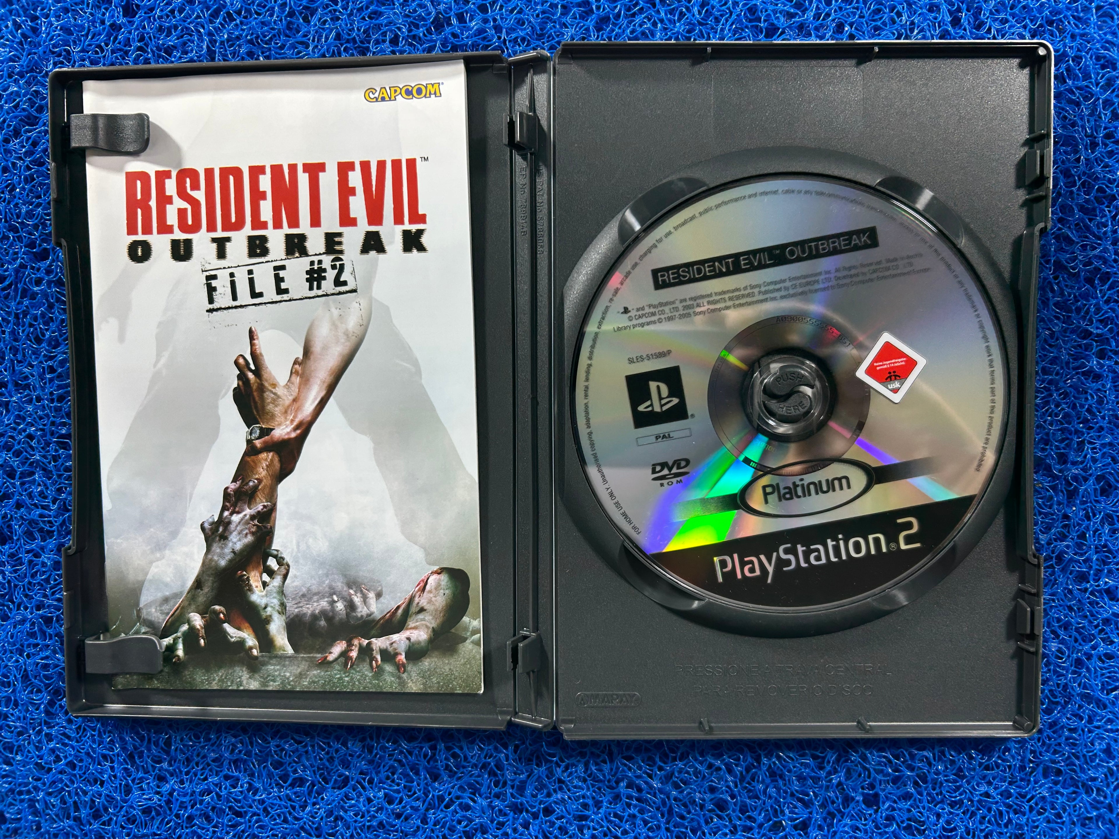 PS2 Resident Evil outbreak (E)