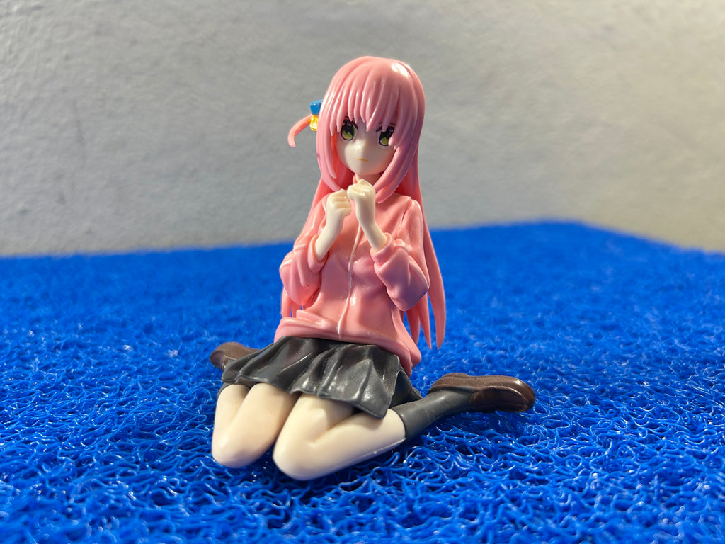 ACTION Bocchi sentada