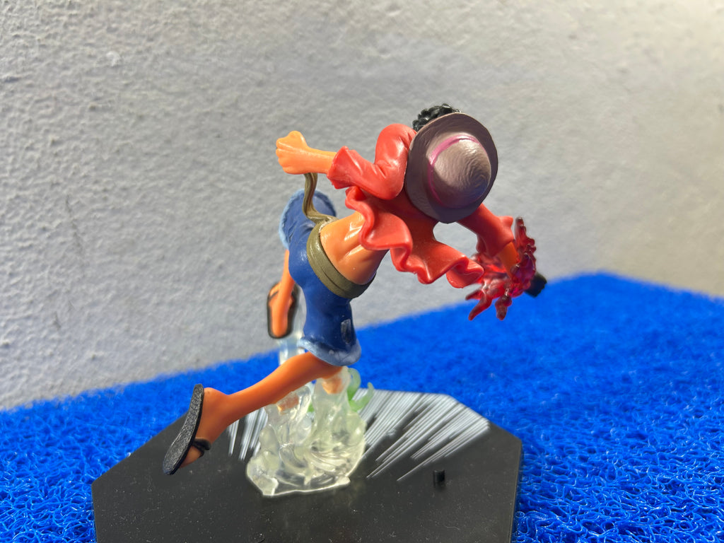ACTION Luffy com mão de aço vermelho