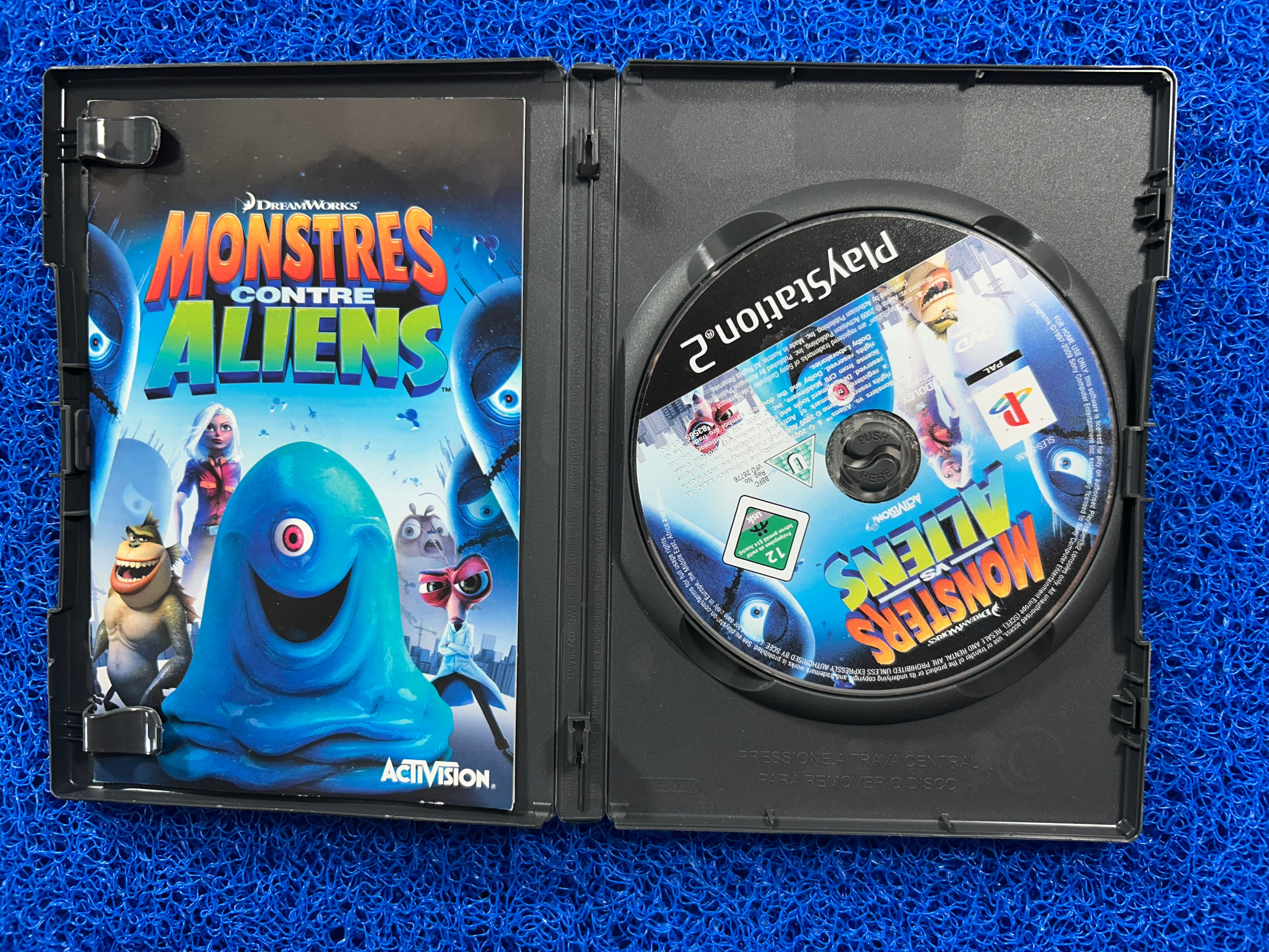PS2 Monsters vs. aliens (E)