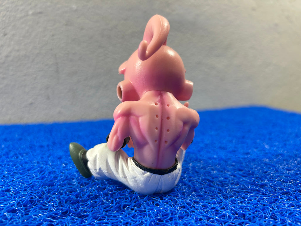 ACTION Majin bu fazendo gesto